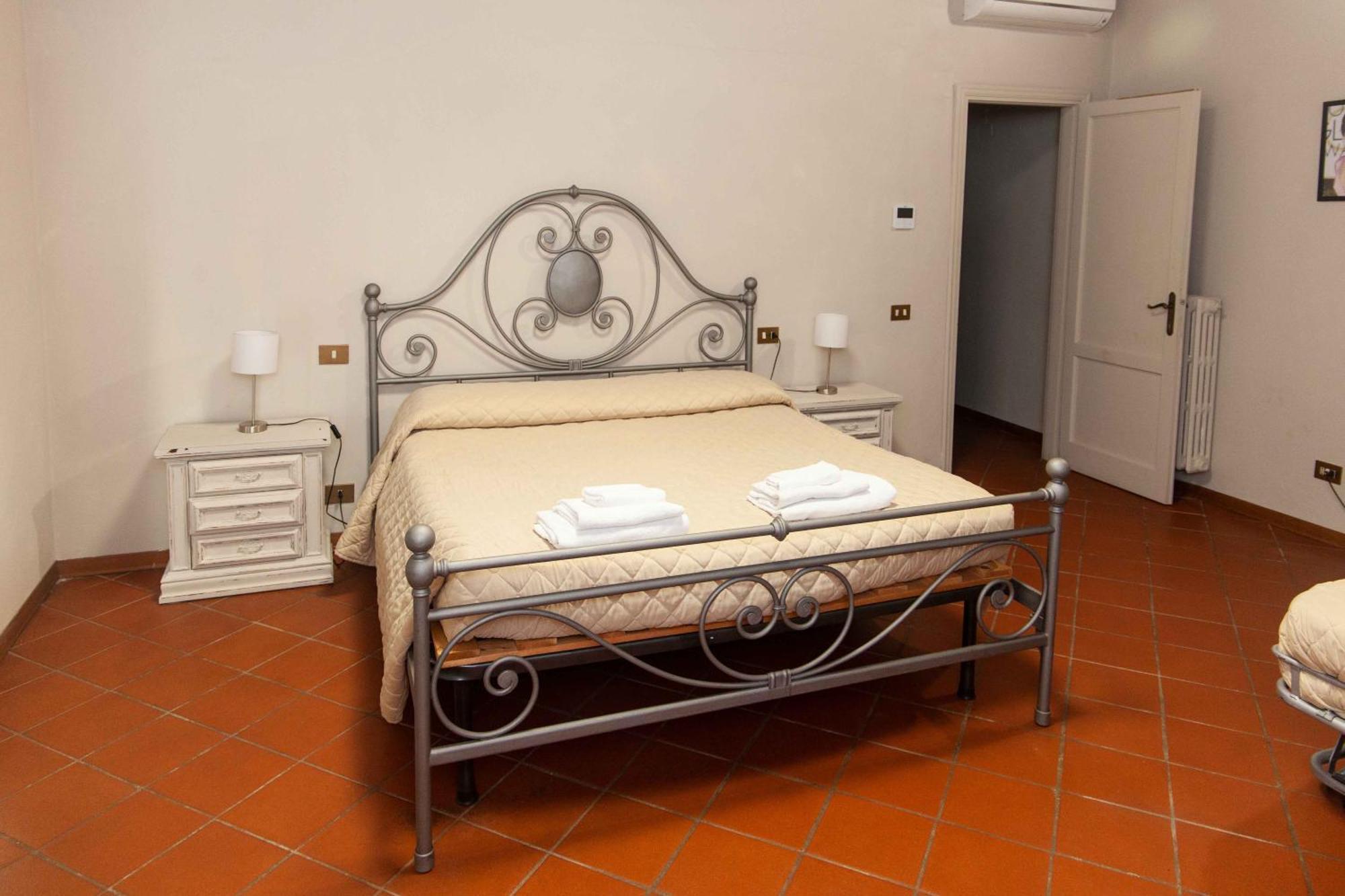 Bed And Breakfast Villa Torre Degli Onesti Apartments Lucca Bagian luar foto